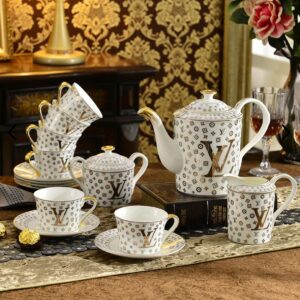 Jogo de Chá Luxo Grife Louis Vuitton – Porcelana com Detalhes em Dourado (21 Peças)