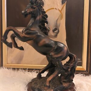 Estatueta Decorativa de Cavalo em Resina, 33 cm